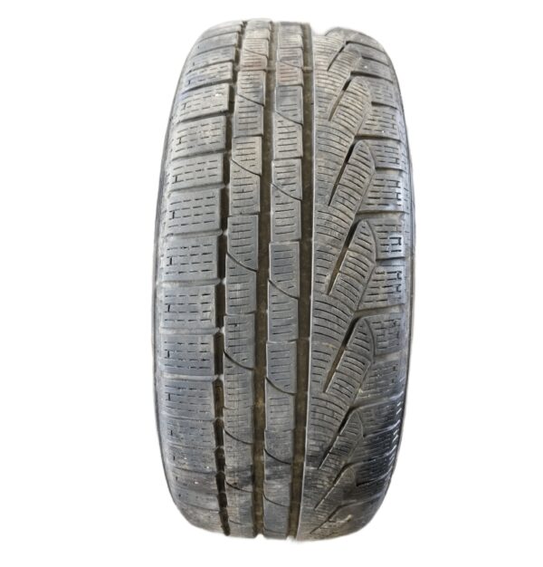 225/45R18 Pirelli
