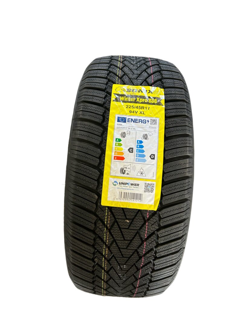 225/45R17 SONIX ZIMA